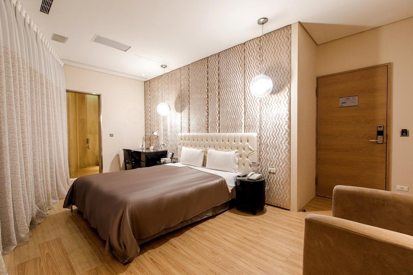Motel Stars Тайчжун Экстерьер фото